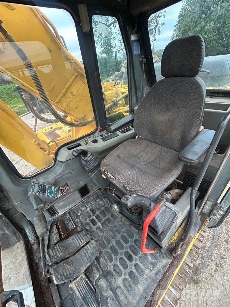 Komatsu PC 210-6K Gravemaskiner på larvebånd