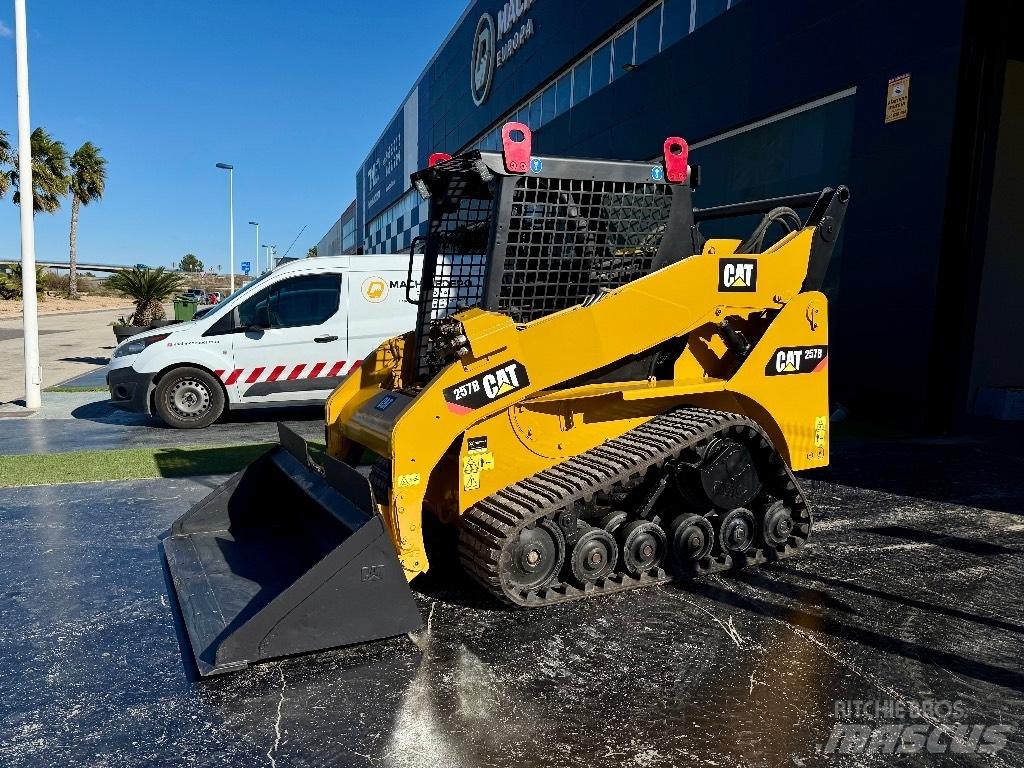 CAT 257 B Larvebåndslæssere