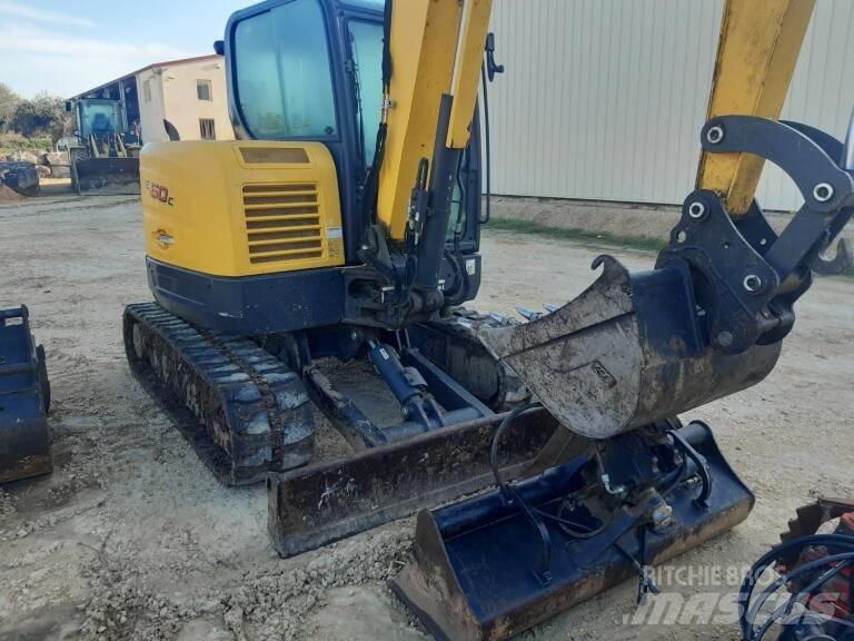 New Holland E 60 C Minigravemaskiner