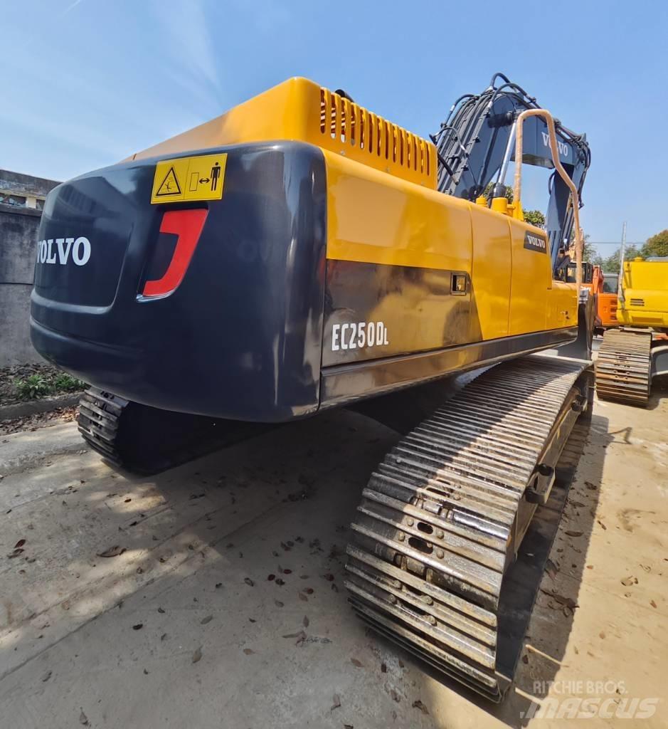 Volvo EC 250 D L Gravemaskiner på larvebånd