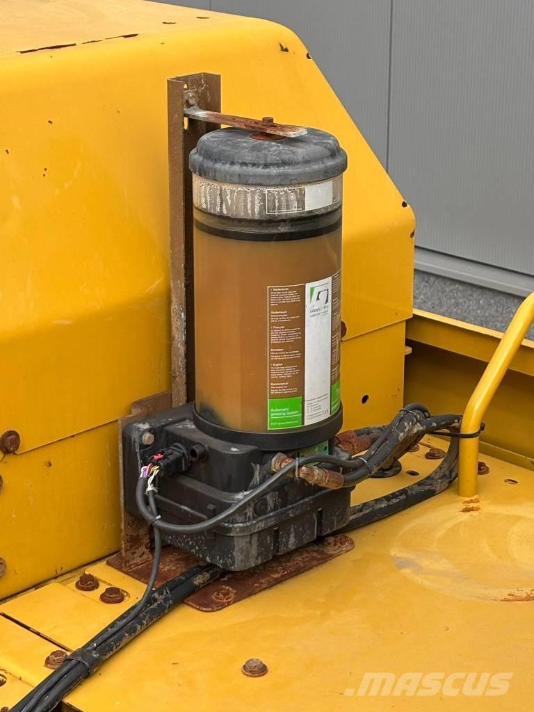 CAT 352 Gravemaskiner på larvebånd