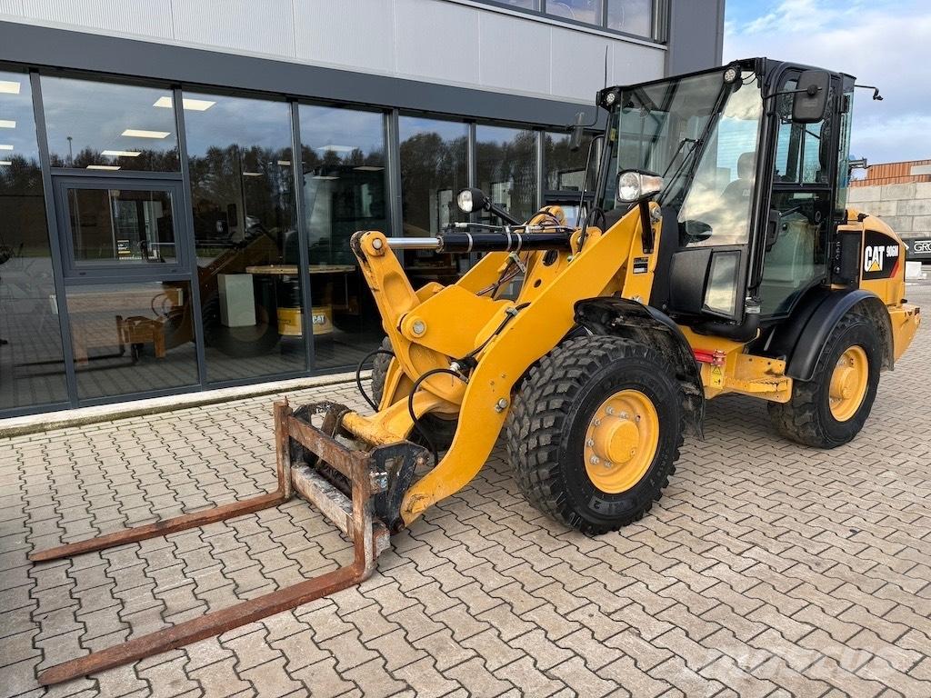 CAT 906M Læssemaskiner på hjul
