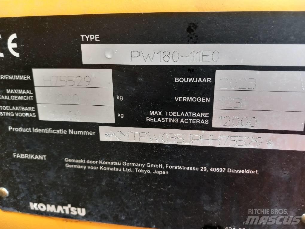 Komatsu PW180-11E0 Gravemaskiner på hjul