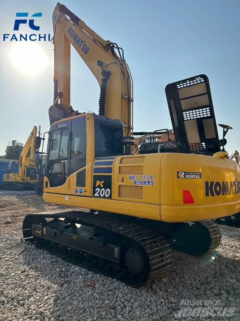 Komatsu PC 200-8 Gravemaskiner på larvebånd