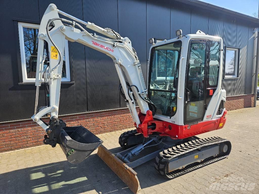 Takeuchi TB 225 Minigravemaskiner