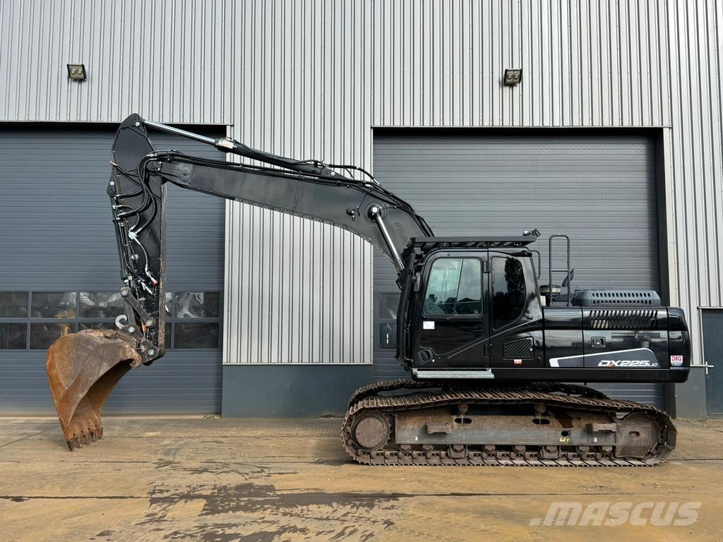 Doosan DX225LC-5 Gravemaskiner på larvebånd