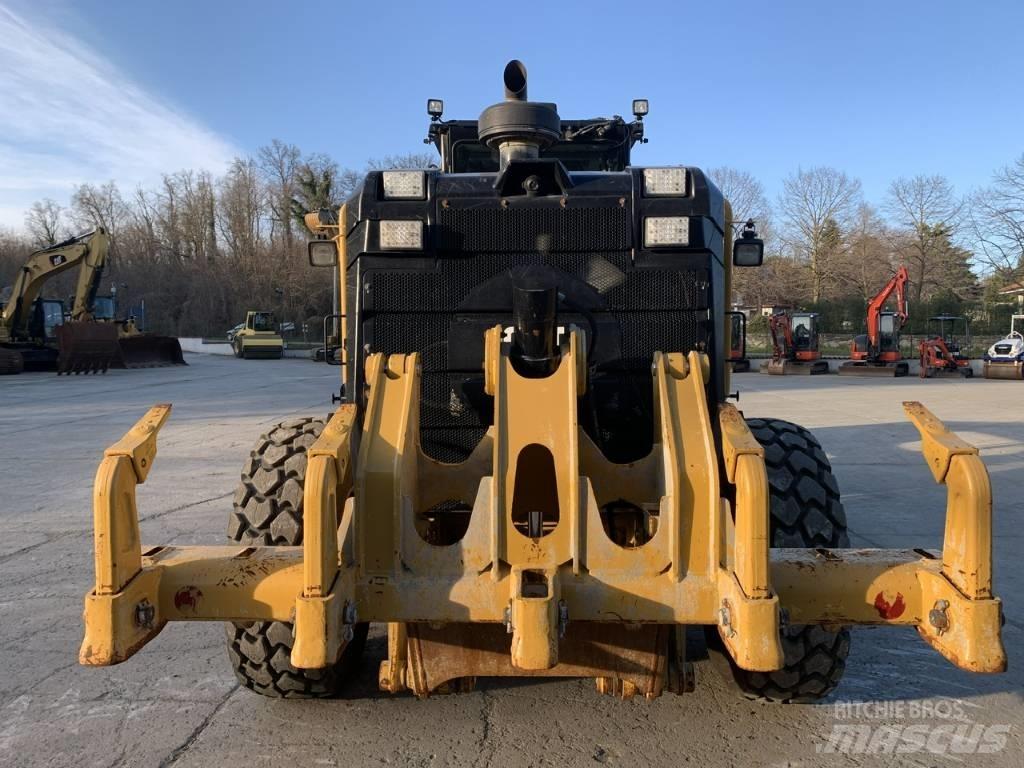 CAT 140 M 3 Vejhøvle / Gradere