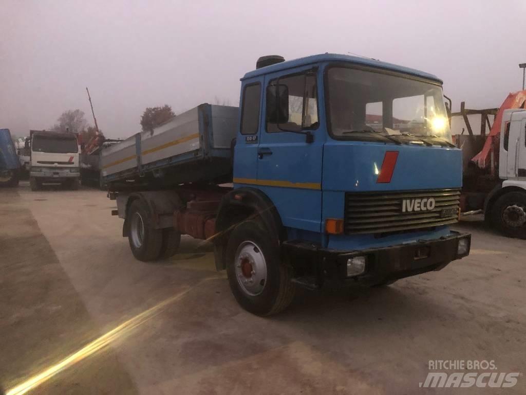 Iveco 150-17 Lastbiler med tip