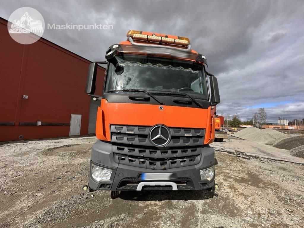 Mercedes-Benz Arocs Lastbiler med tip