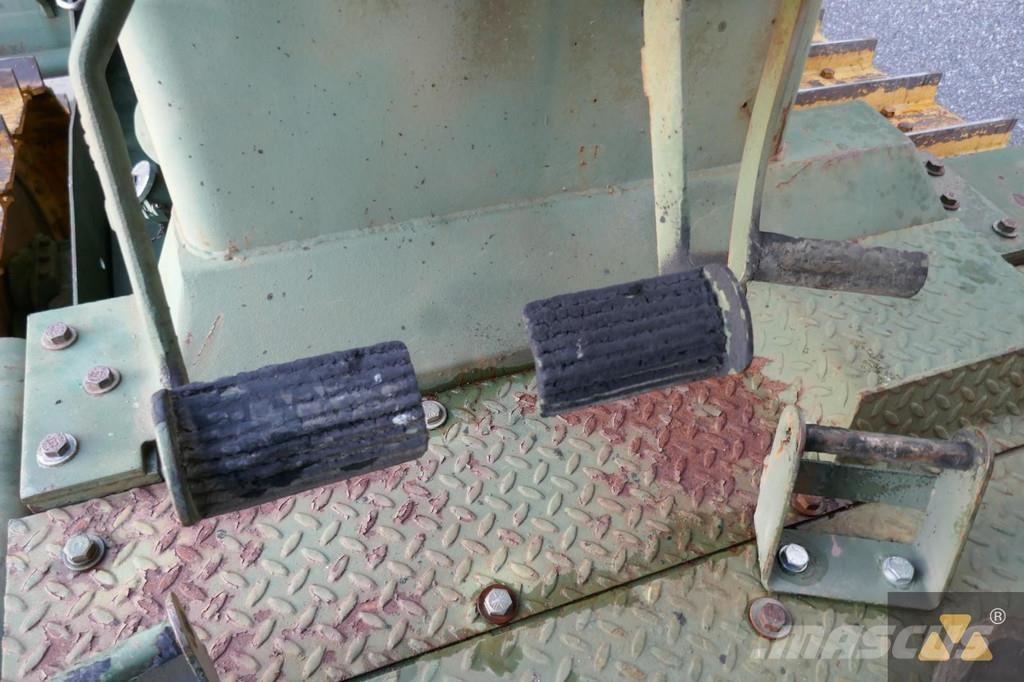 CAT D7G Ex-army Bulldozer på larvebånd