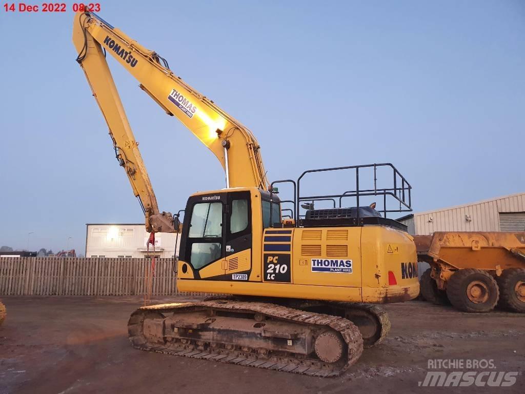 Komatsu PC210LC Gravemaskiner med lang gravebom