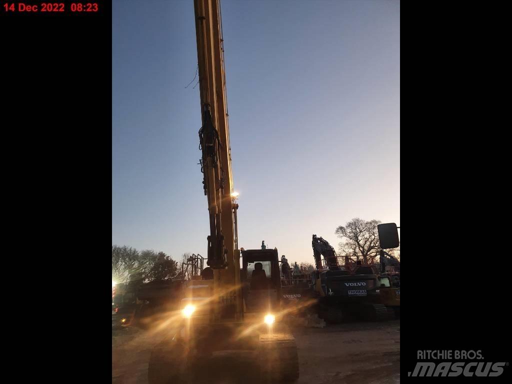 Komatsu PC210LC Gravemaskiner med lang gravebom