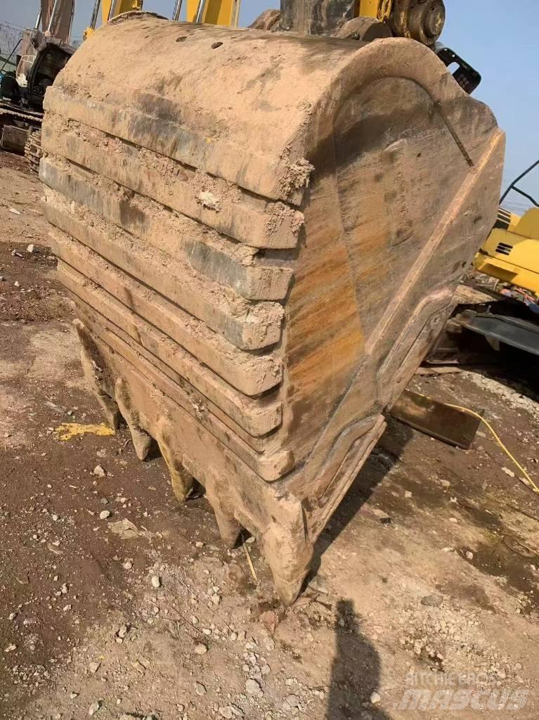 Komatsu PC 450-8 Gravemaskiner på larvebånd
