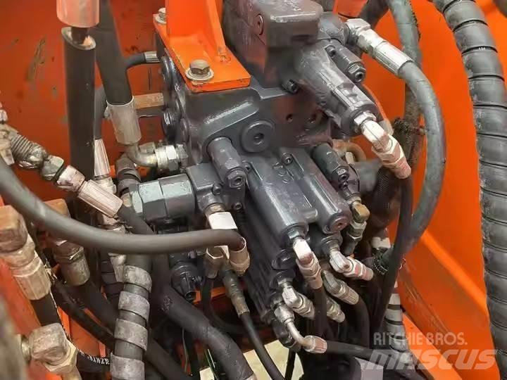 Doosan DH80 Gravemaskiner på larvebånd