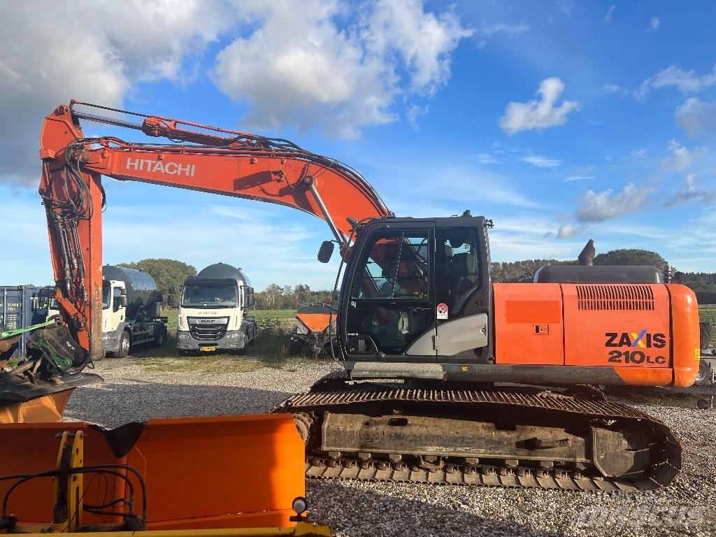 Hitachi ZX 210 Gravemaskiner på larvebånd