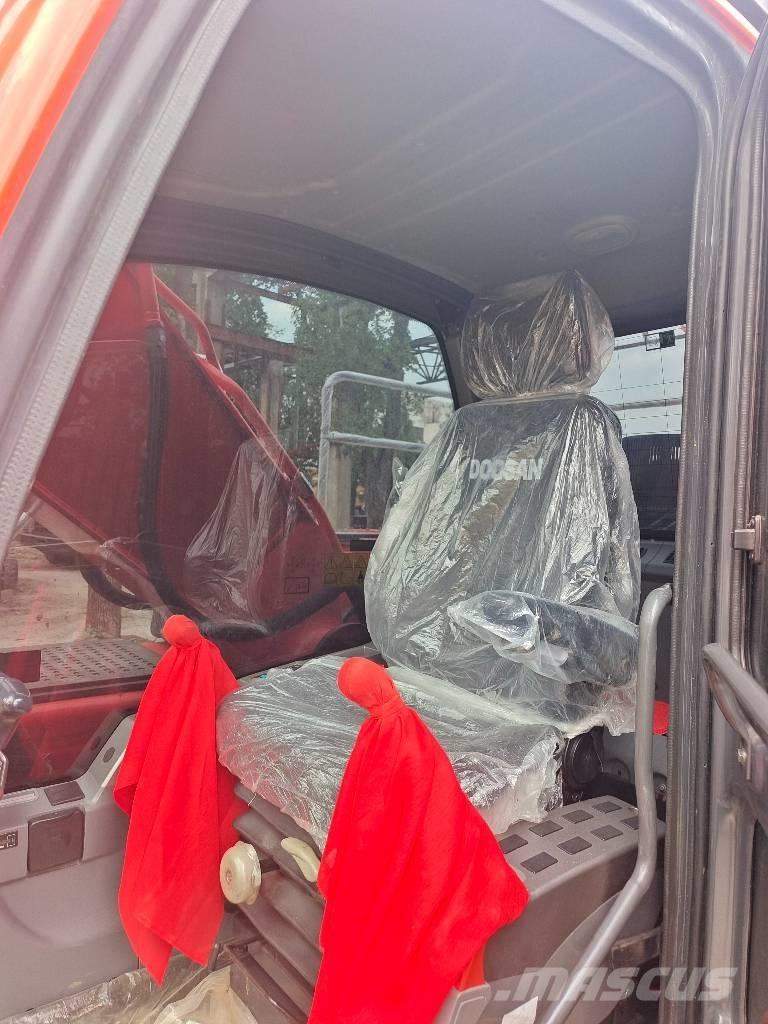 Doosan DX 225 Gravemaskiner på larvebånd