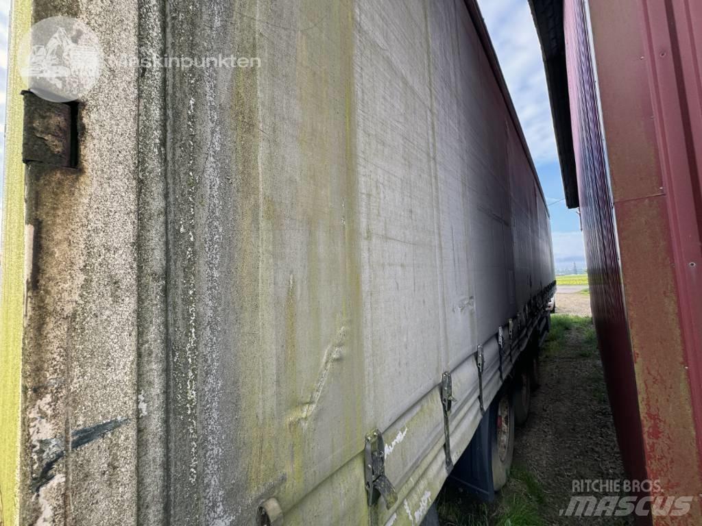 Krone SDP 27 Semi-trailer med Gardinsider