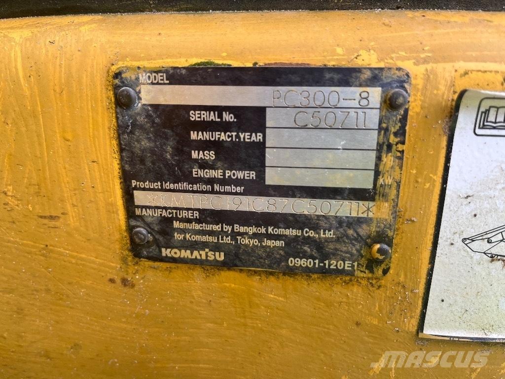 Komatsu PC 300-8 Gravemaskiner på larvebånd