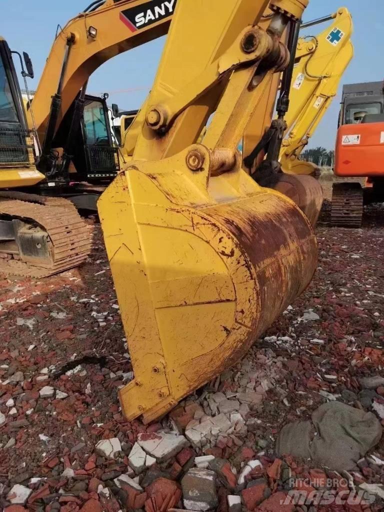 Komatsu PC 210 Gravemaskiner på larvebånd