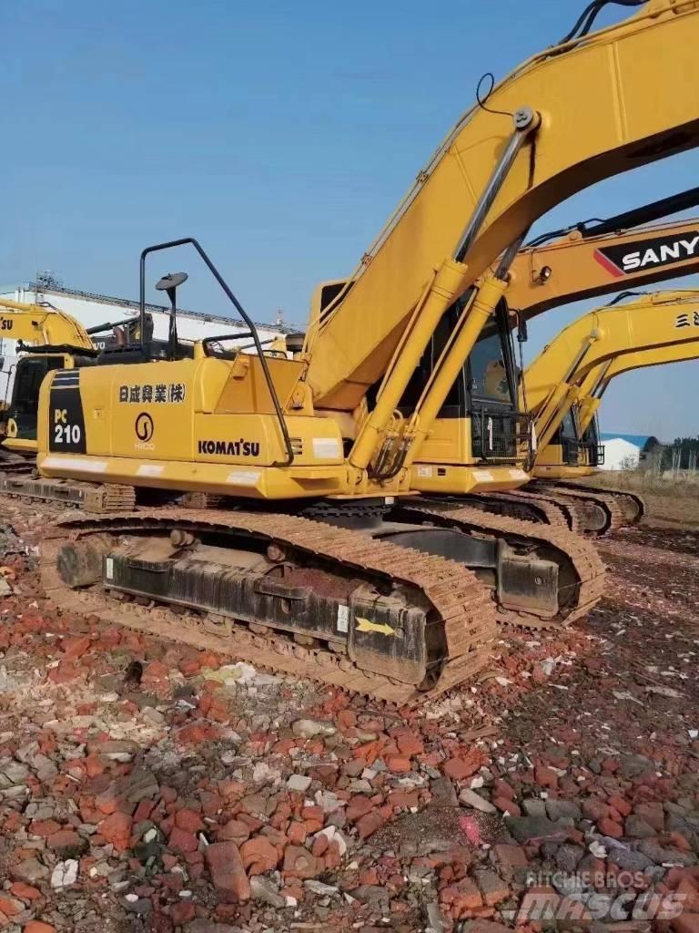 Komatsu PC 210 Gravemaskiner på larvebånd