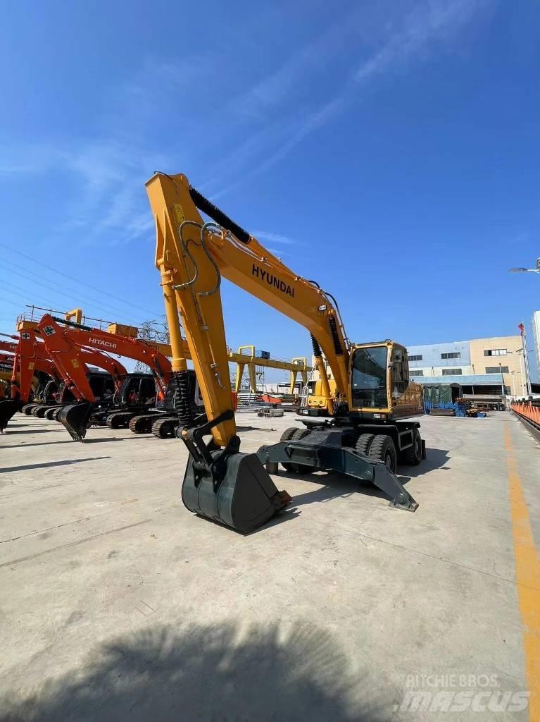 Hyundai 210W-9 Gravemaskiner på hjul