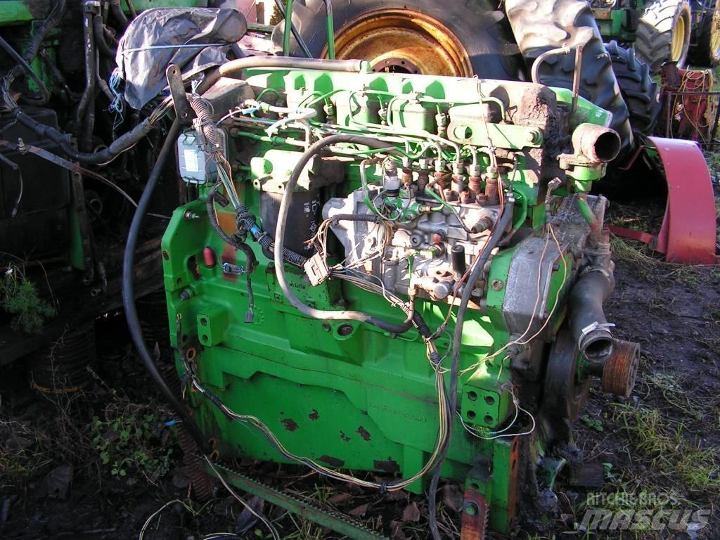 John Deere 8100 Motorer