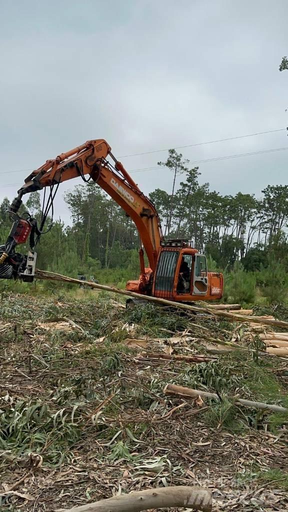 Daewoo 220 Gravemaskiner til skovbrug