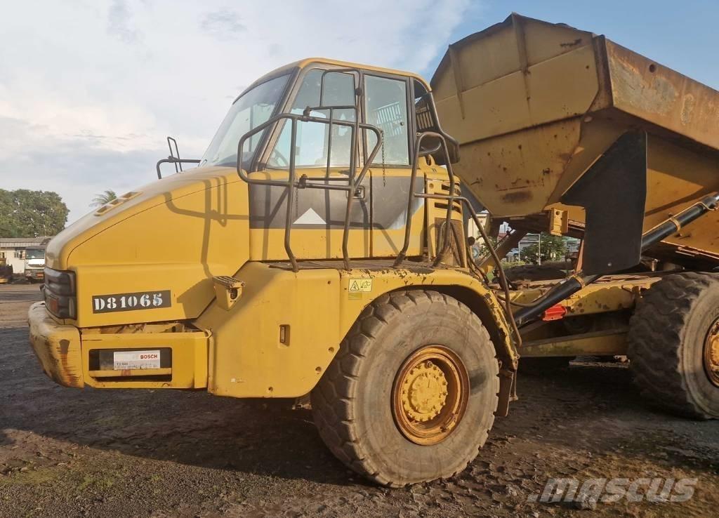 CAT 730 Terrængående lastbiler