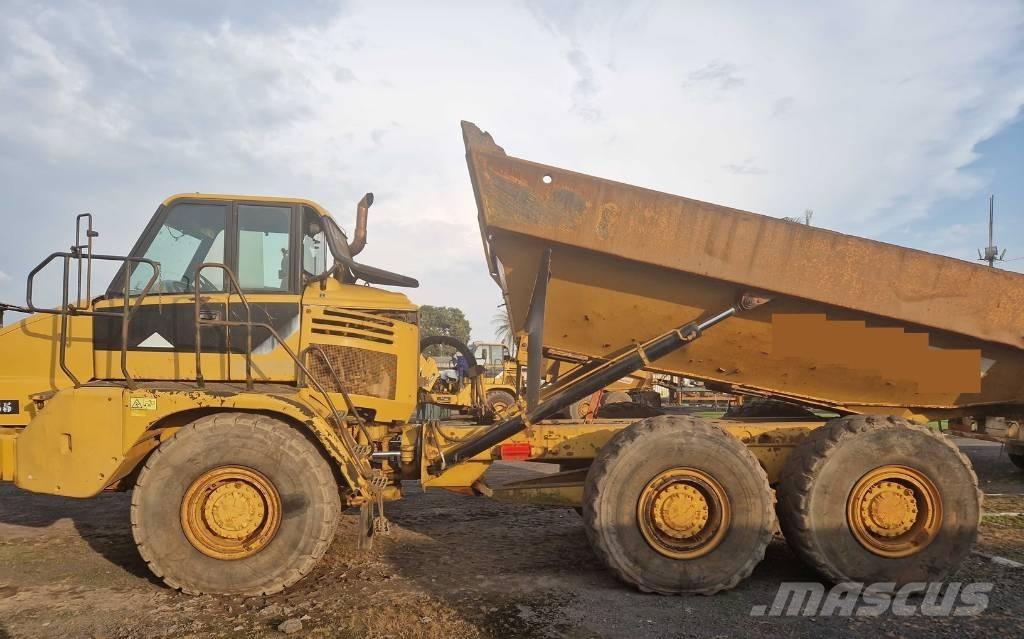 CAT 730 Terrængående lastbiler