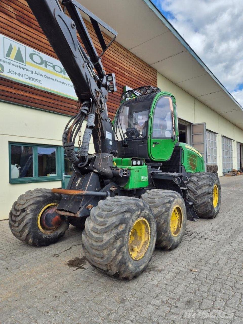 John Deere 1070 E Skovningsmaskiner