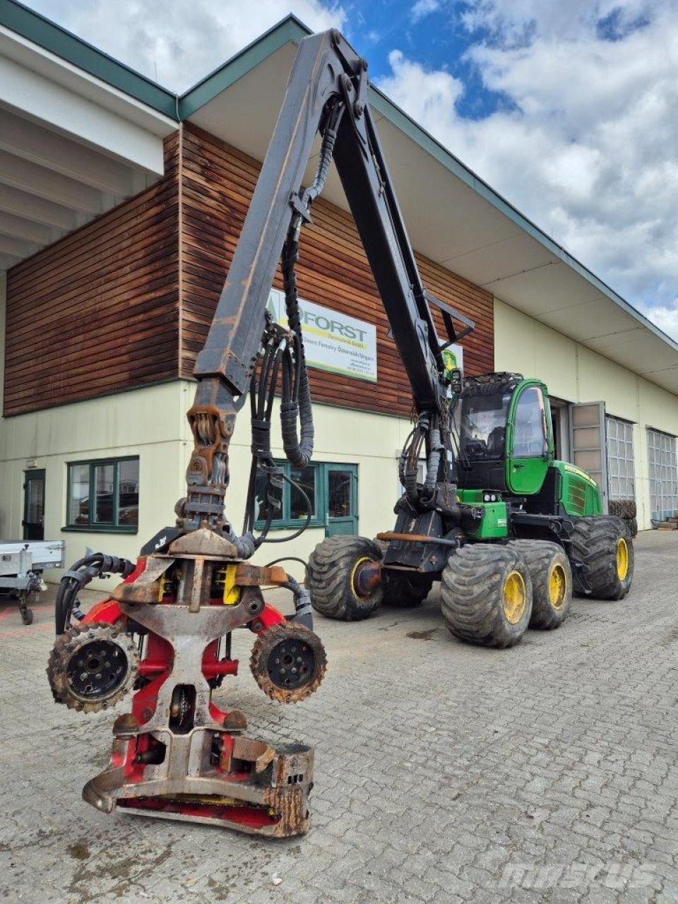 John Deere 1070 E Skovningsmaskiner