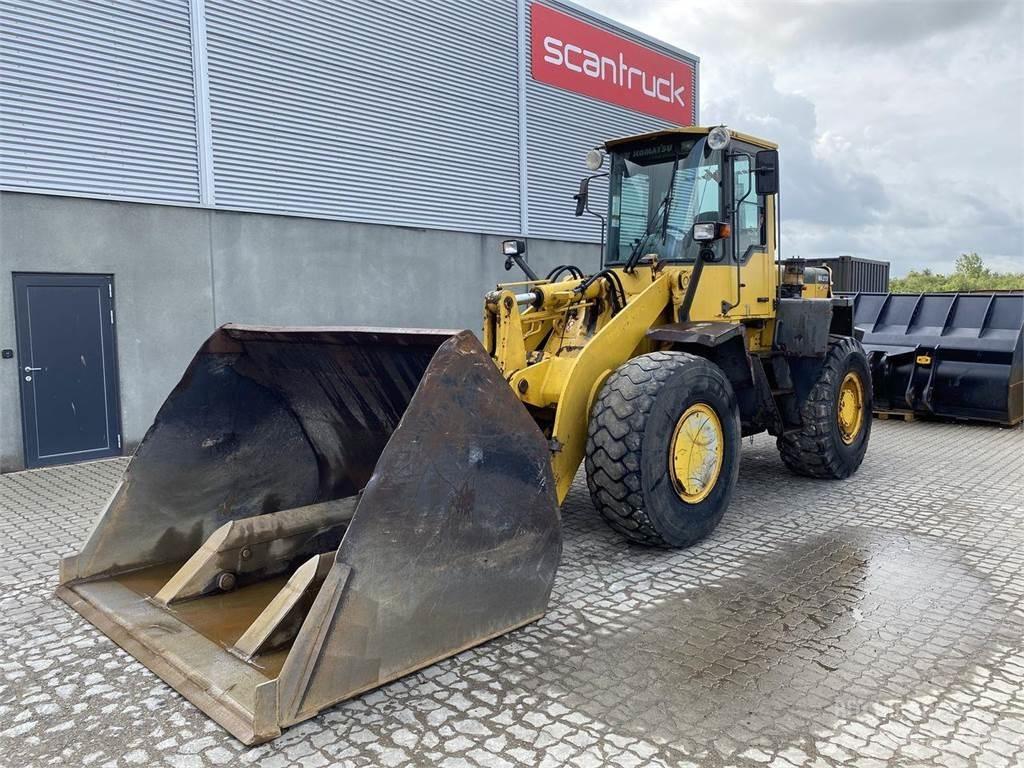 Komatsu WA270-3 Læssemaskiner på hjul