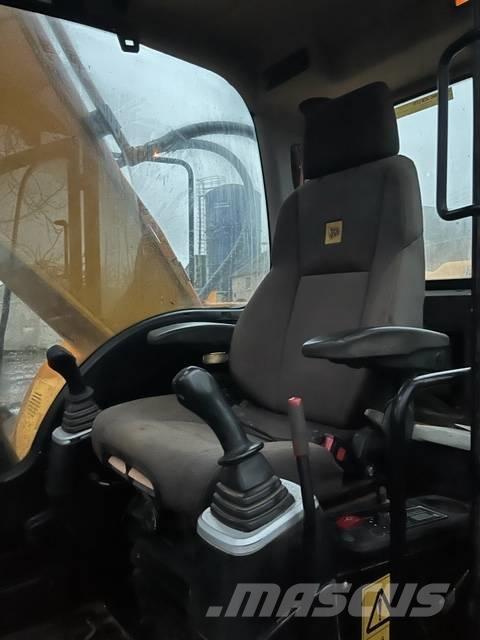 JCB JS 220 LC Gravemaskiner på larvebånd