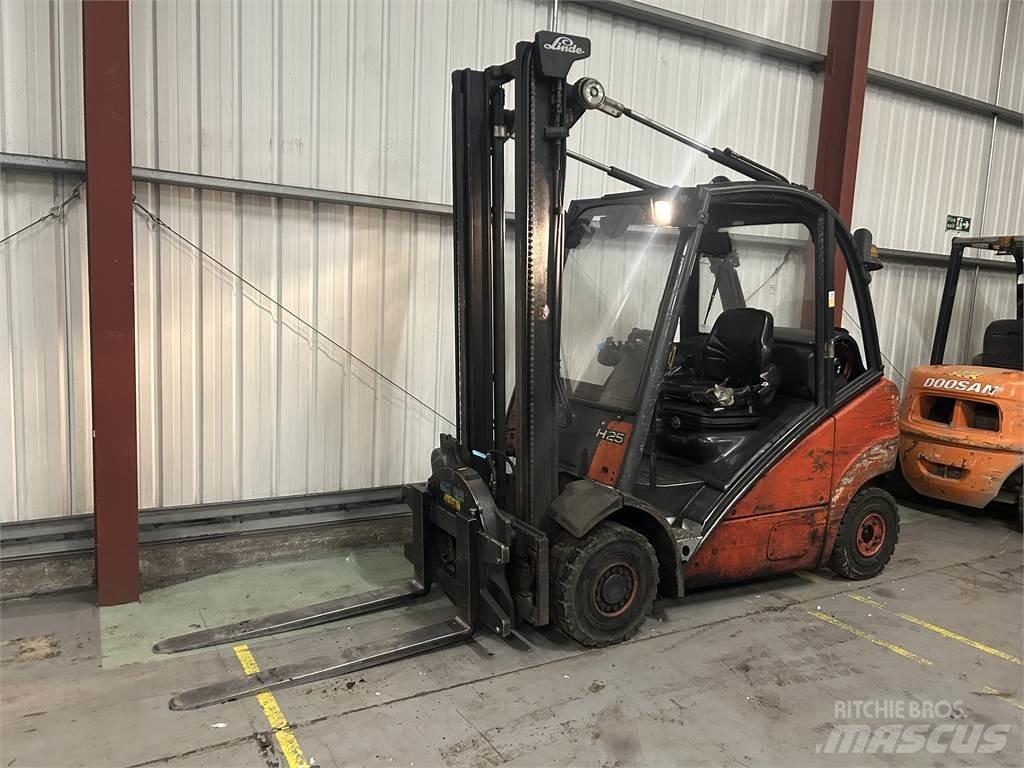 Linde H25T LPG gaffeltrucks