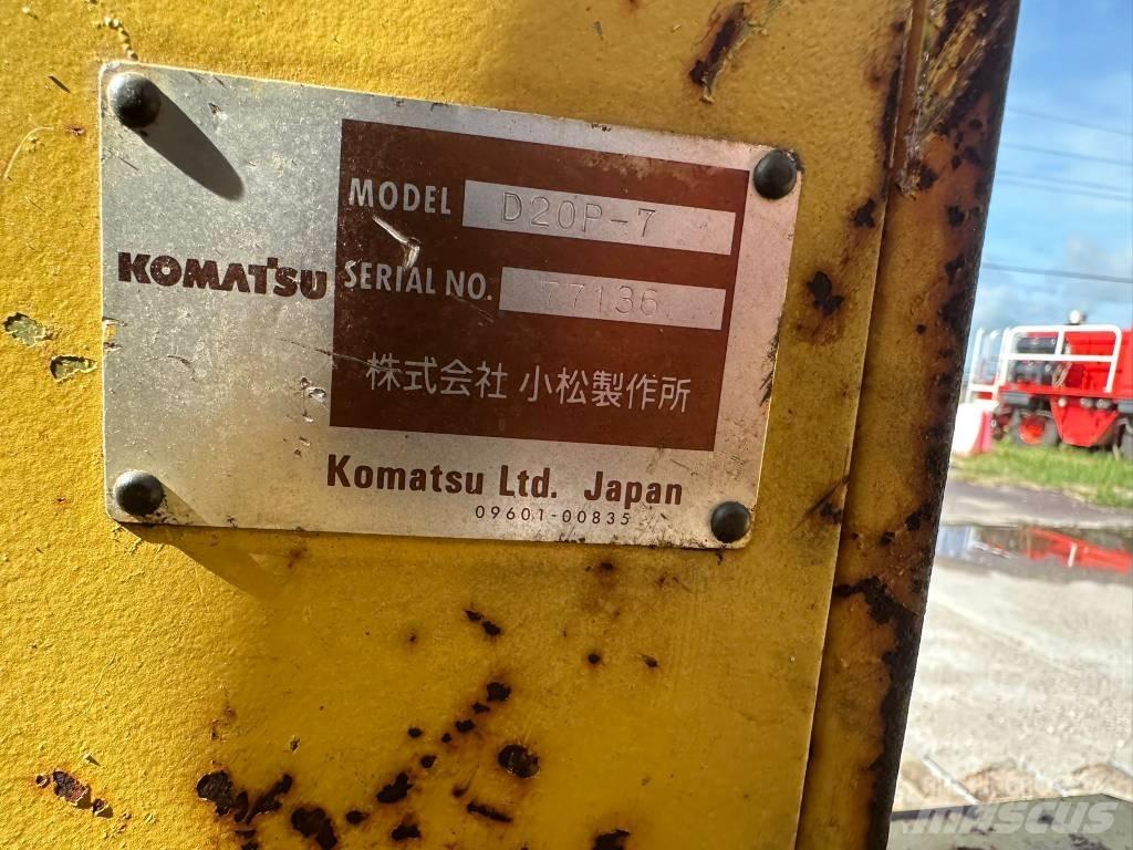 Komatsu D 20P-7 Bulldozer på larvebånd