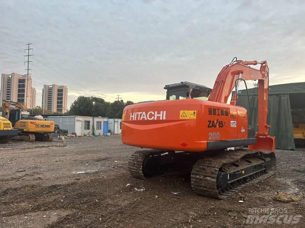 Hitachi ZX 200 Gravemaskiner på larvebånd