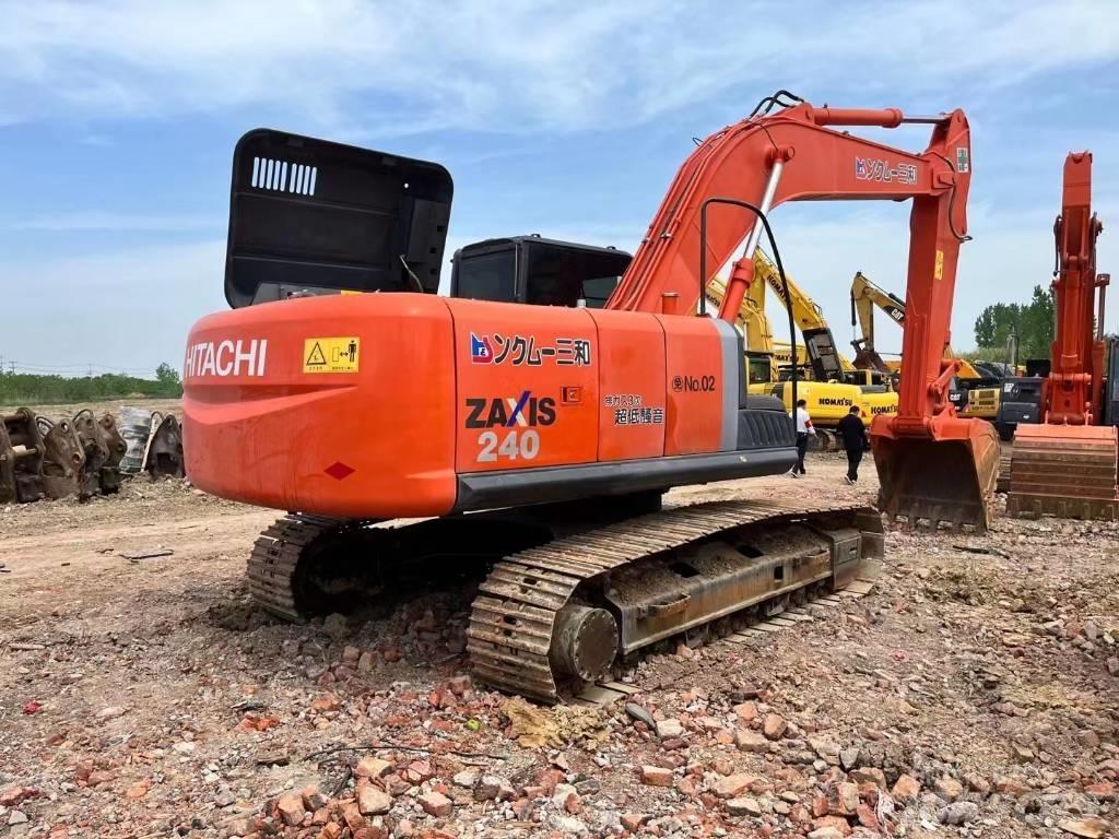 Hitachi ZX 240-3 Gravemaskiner på larvebånd
