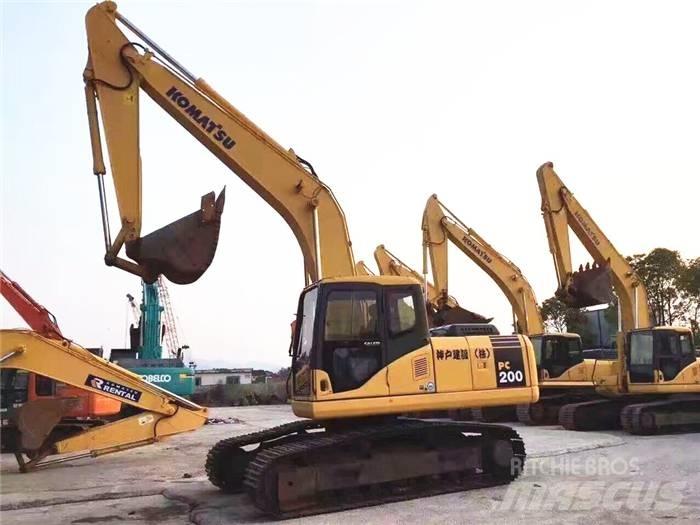 Komatsu PC 200-7 Gravemaskiner på larvebånd