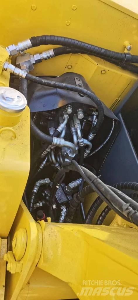 Komatsu 60-8 Gravemaskiner på larvebånd