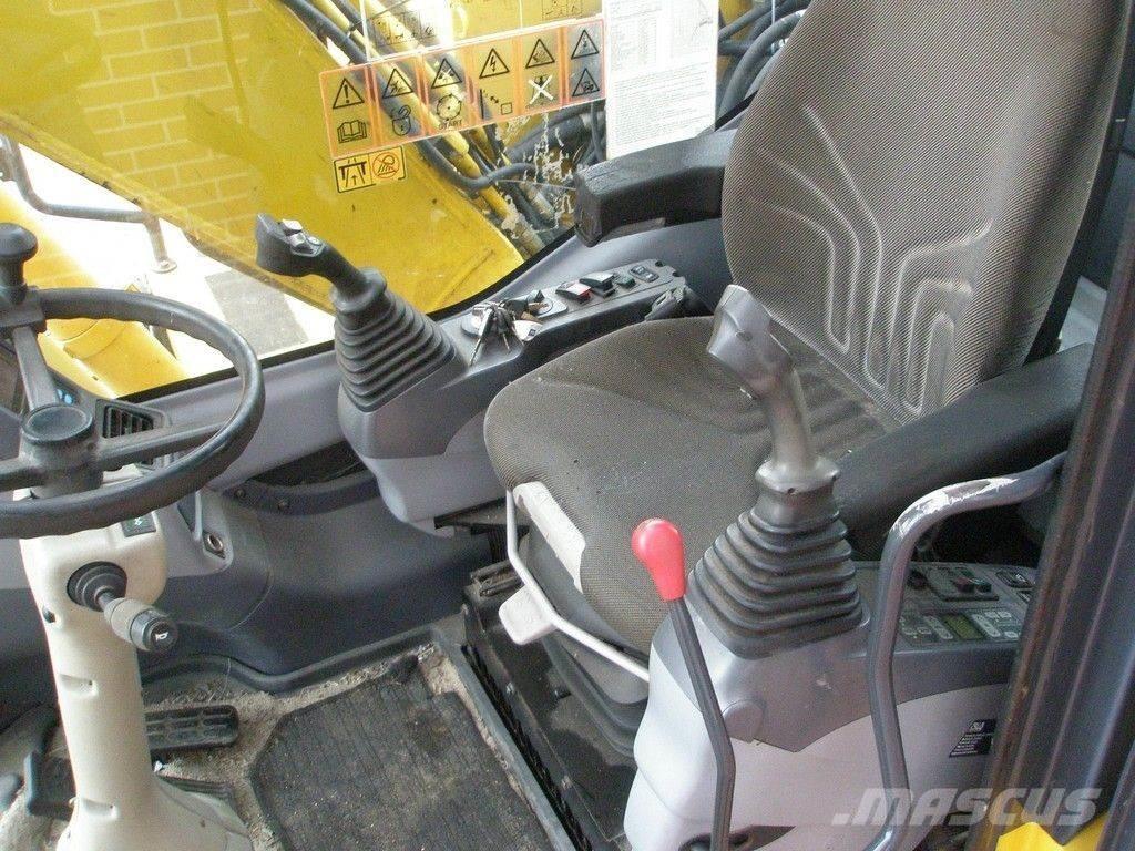 Komatsu PW140-7 Gravemaskiner på hjul