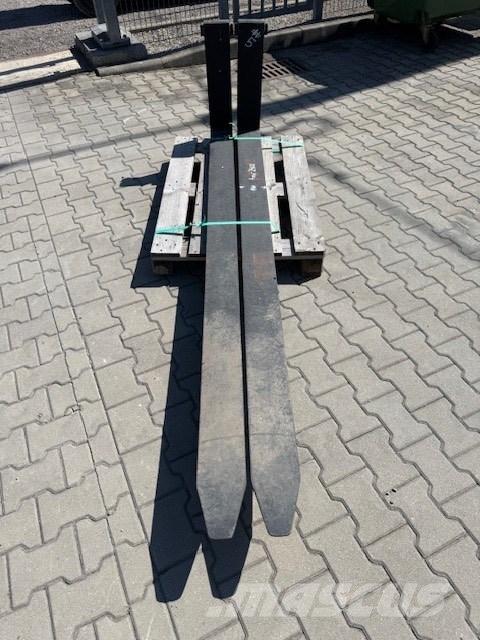Linde 2400 MM Pallegafler