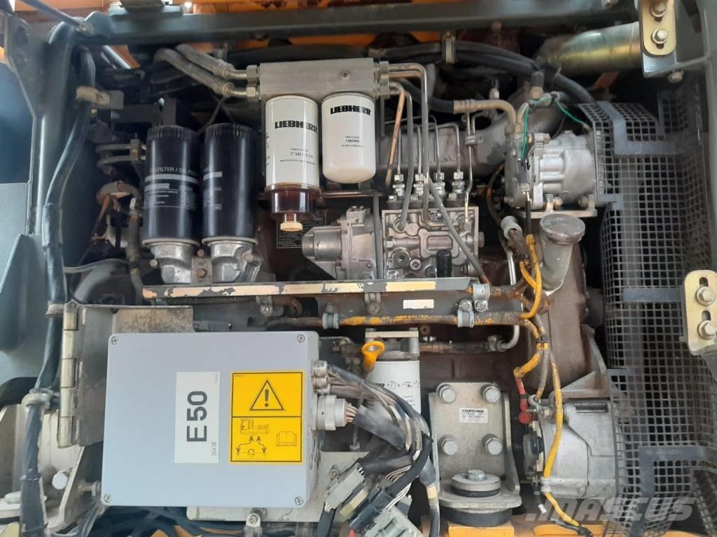 Liebherr R 924 Gravemaskiner på larvebånd