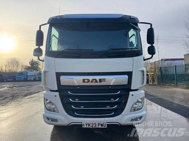 DAF CF 450 Flatbed lastbiler med spil