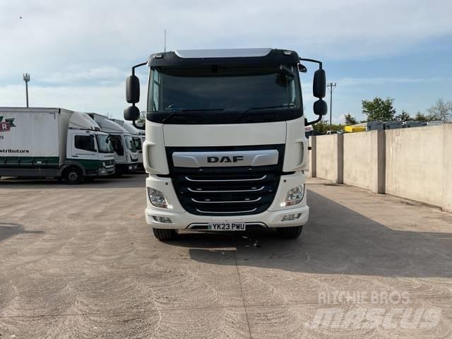 DAF CF 450 Flatbed lastbiler med spil