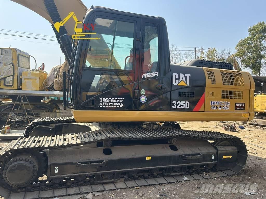 CAT 325 Gravemaskiner på larvebånd