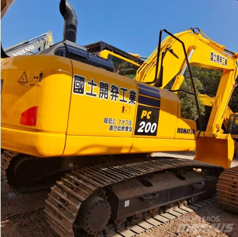 Komatsu PC 200-8 Gravemaskiner på larvebånd