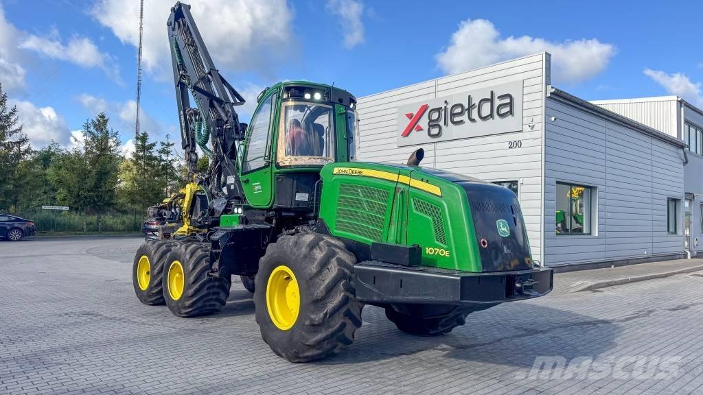 John Deere 1070 E Skovningsmaskiner