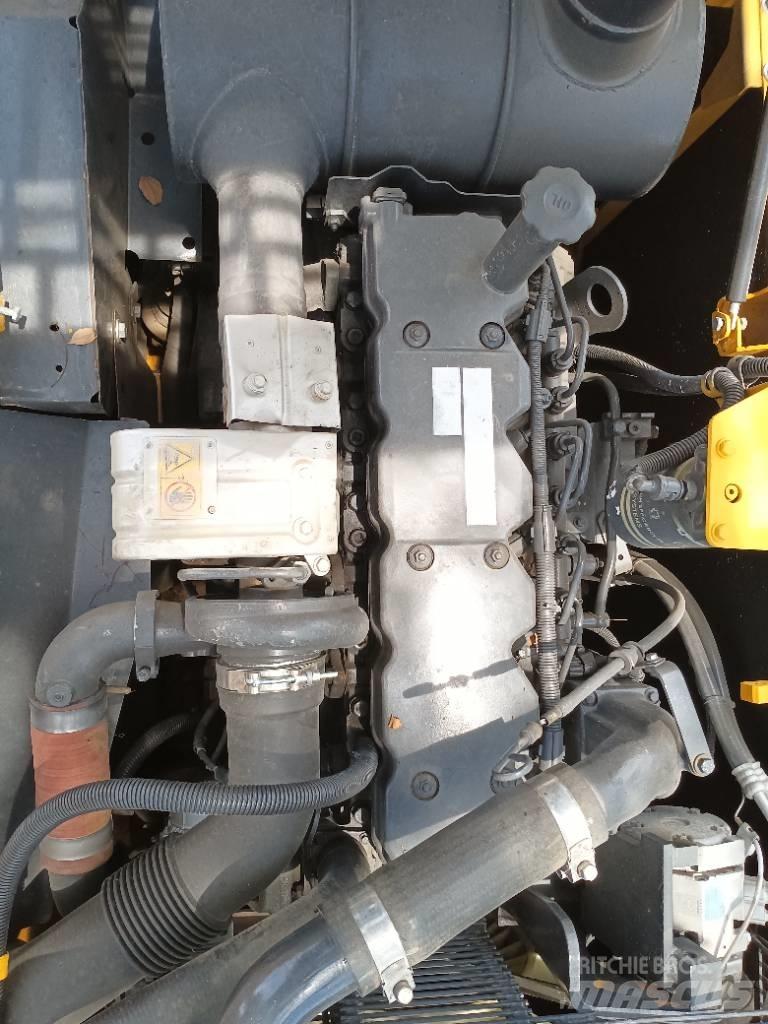 Komatsu PC 200 Gravemaskiner på larvebånd