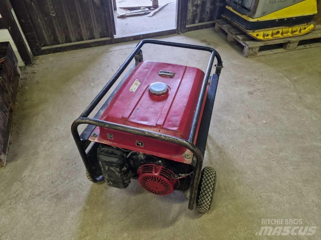 Honda ECMT7000F Benzingeneratorer