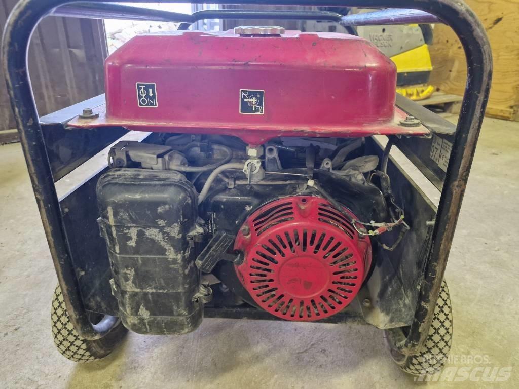 Honda ECMT7000F Benzingeneratorer
